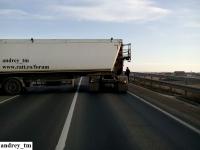 Imagine atasata: Accident TIR Centură Timișoara (2).jpg